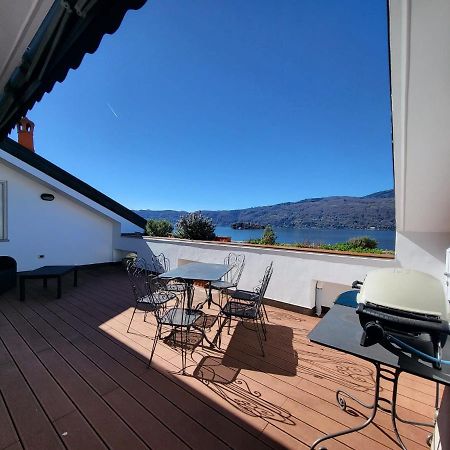 Appartement Attico Dei Castelli à Verbania Extérieur photo