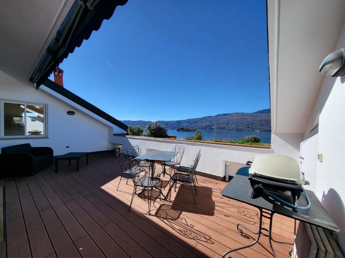 Appartement Attico Dei Castelli à Verbania Extérieur photo