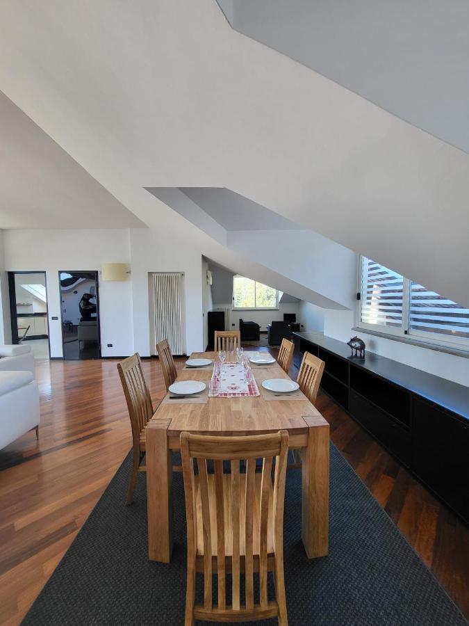 Appartement Attico Dei Castelli à Verbania Extérieur photo