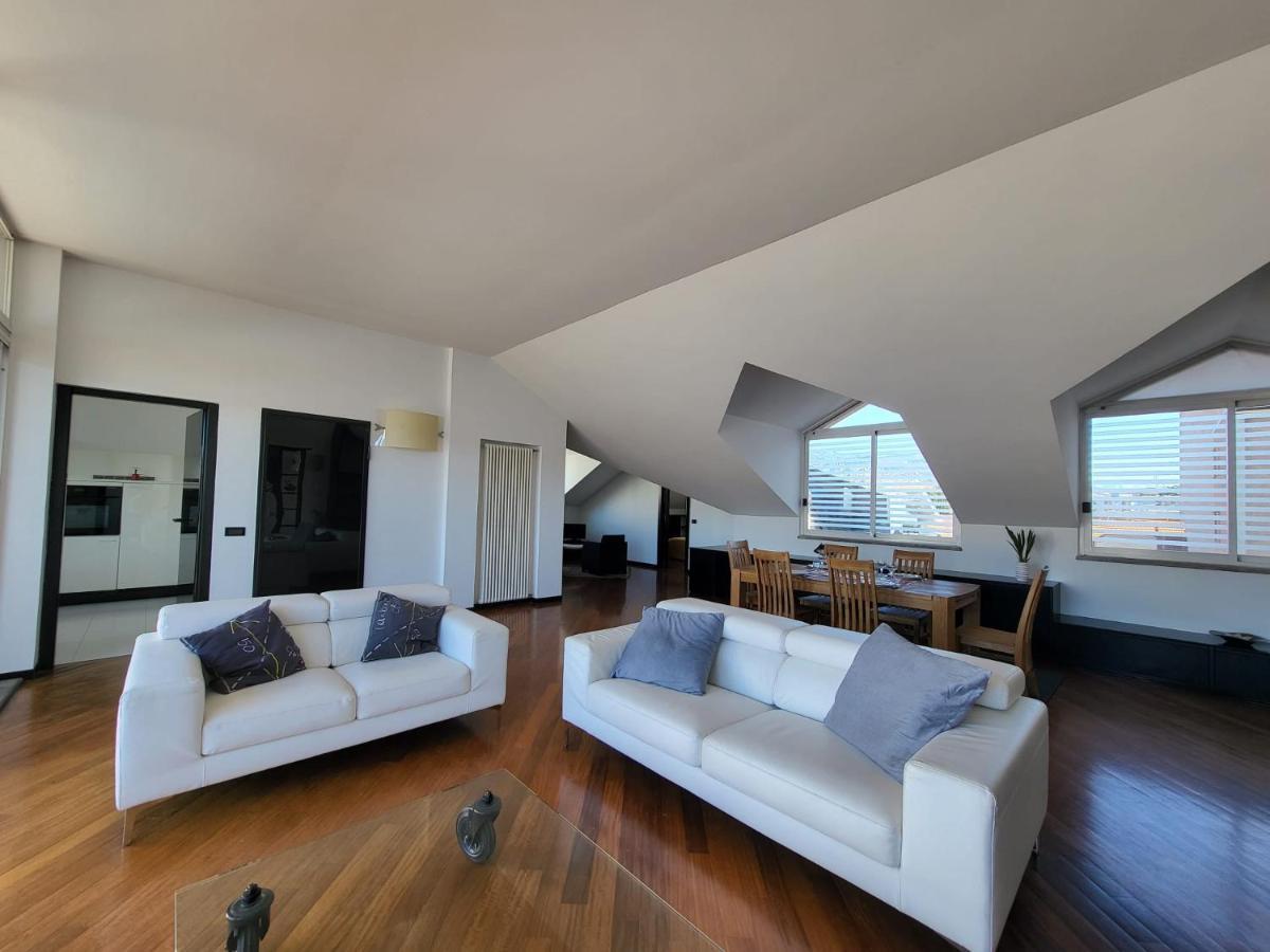 Appartement Attico Dei Castelli à Verbania Extérieur photo