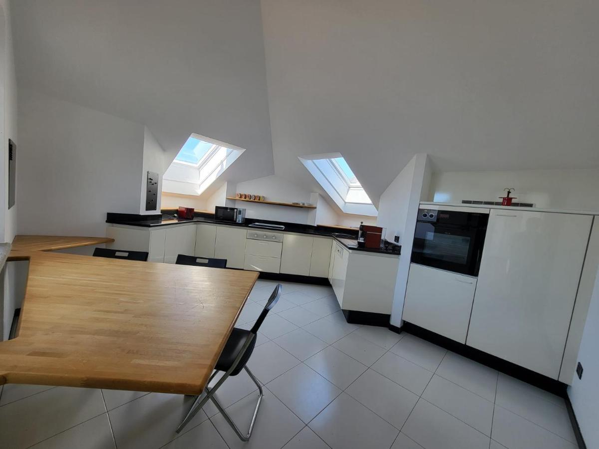 Appartement Attico Dei Castelli à Verbania Extérieur photo