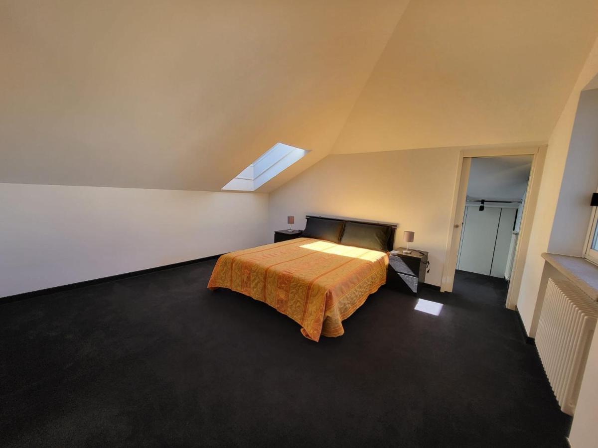 Appartement Attico Dei Castelli à Verbania Extérieur photo