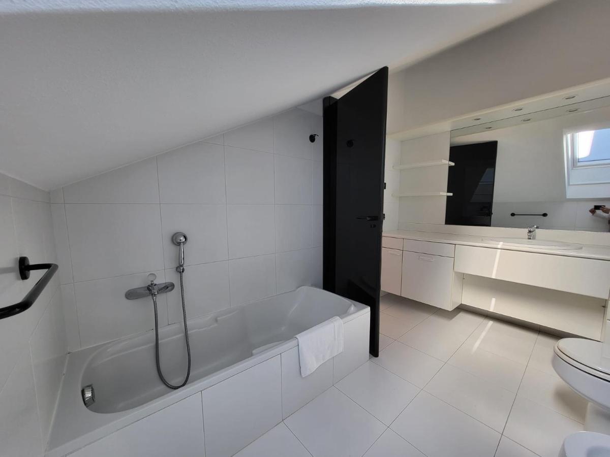 Appartement Attico Dei Castelli à Verbania Extérieur photo