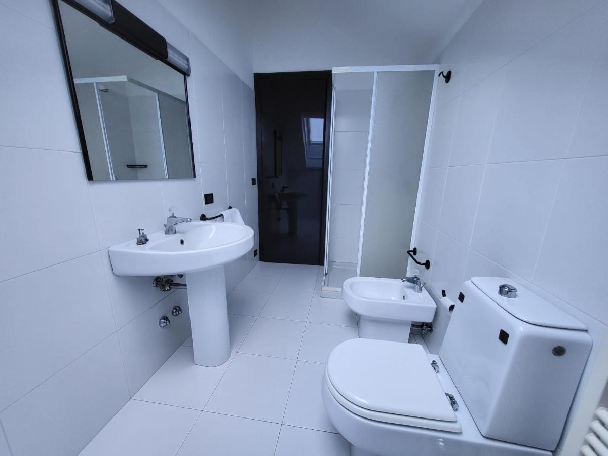 Appartement Attico Dei Castelli à Verbania Extérieur photo