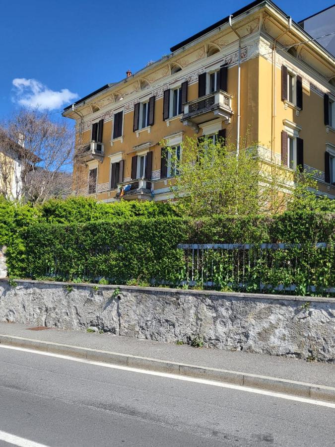 Appartement Attico Dei Castelli à Verbania Extérieur photo