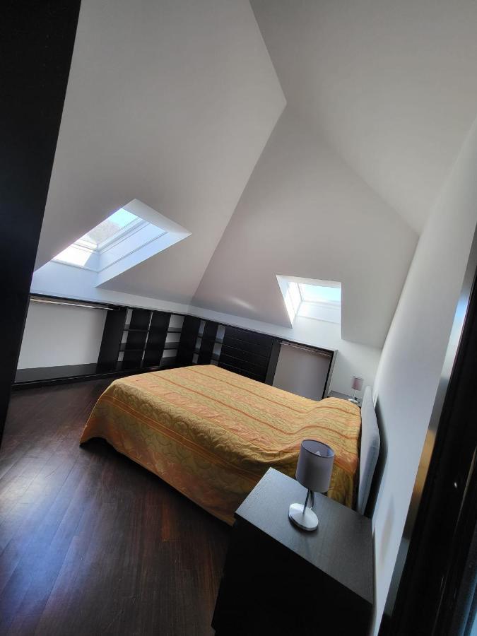 Appartement Attico Dei Castelli à Verbania Extérieur photo